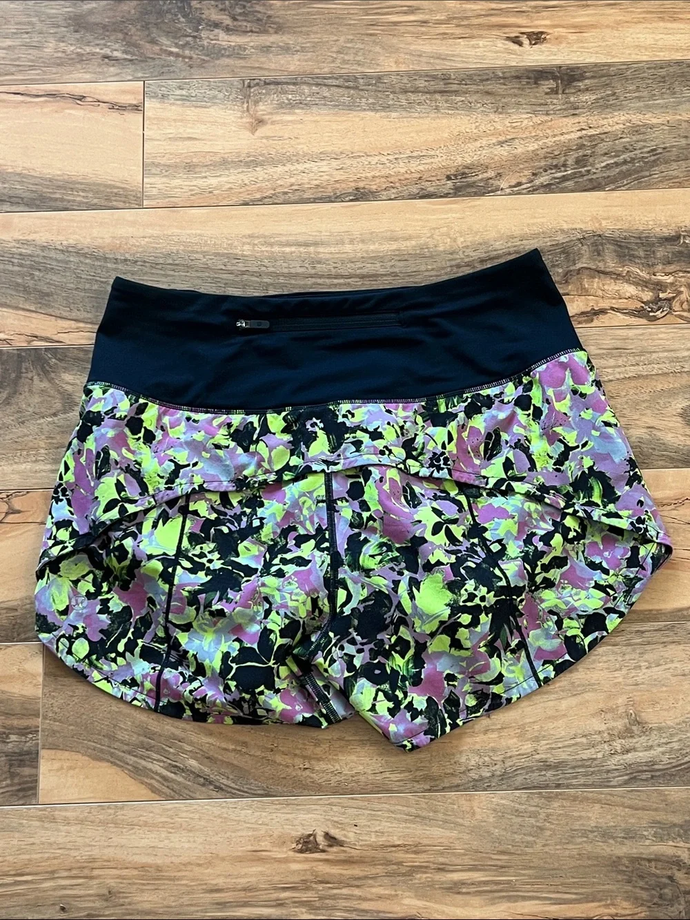 Lululemon Speed Up Floral Running Shorts Black Multicolor Athletic Workout Sz 6